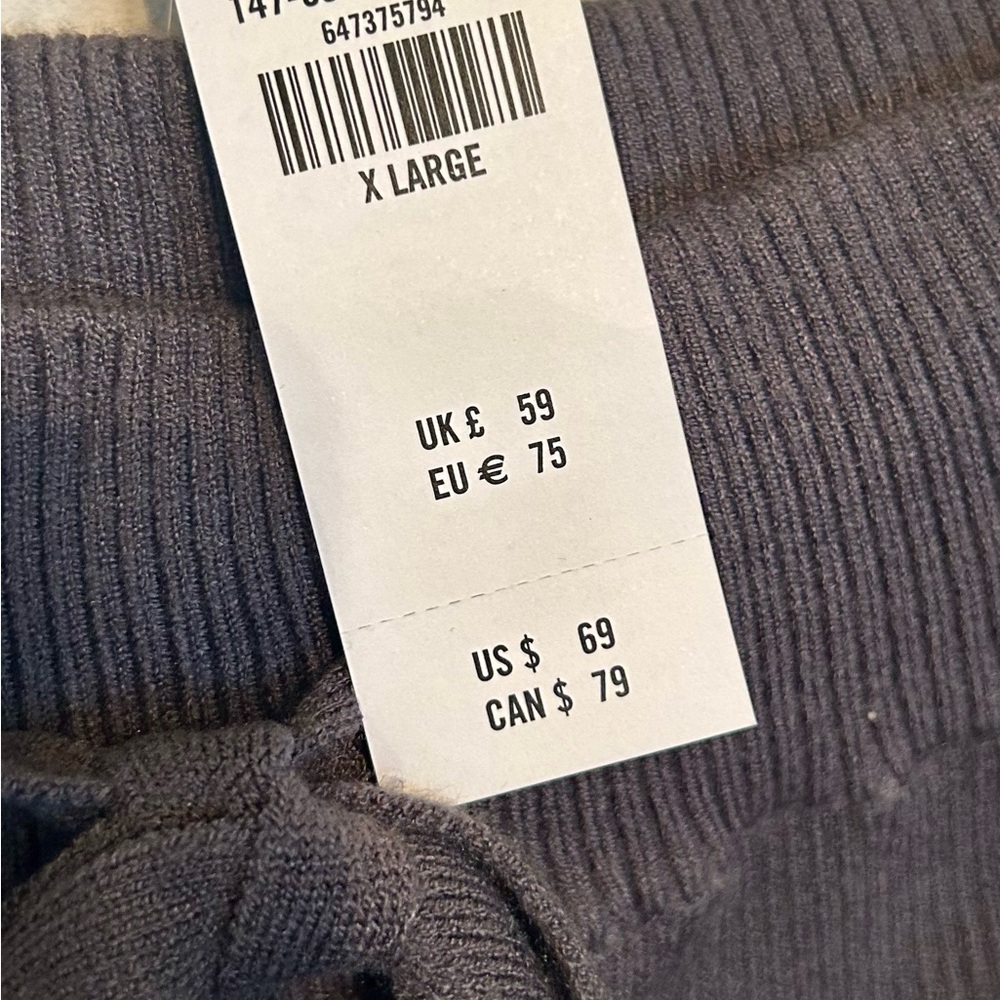 Abercrombie Women’s charcoal sweater pants - Picture 3 of 5